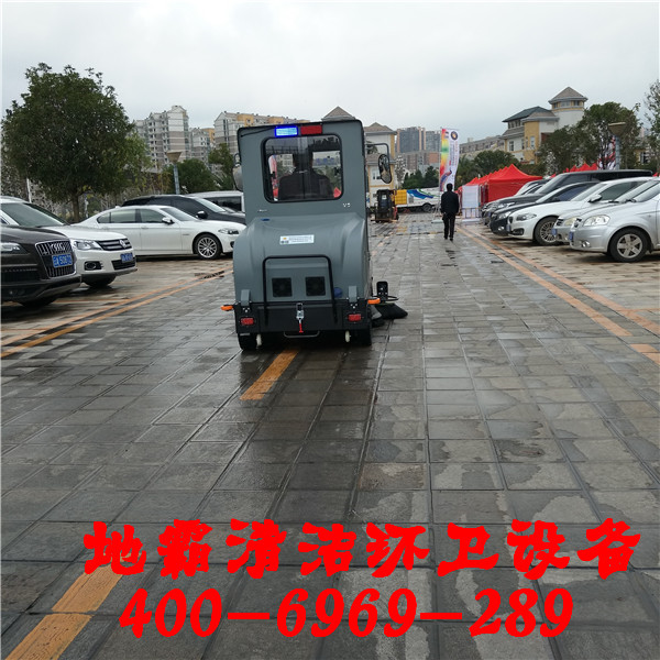 湘潭驾驶式扫地机品牌【湖南地霸】